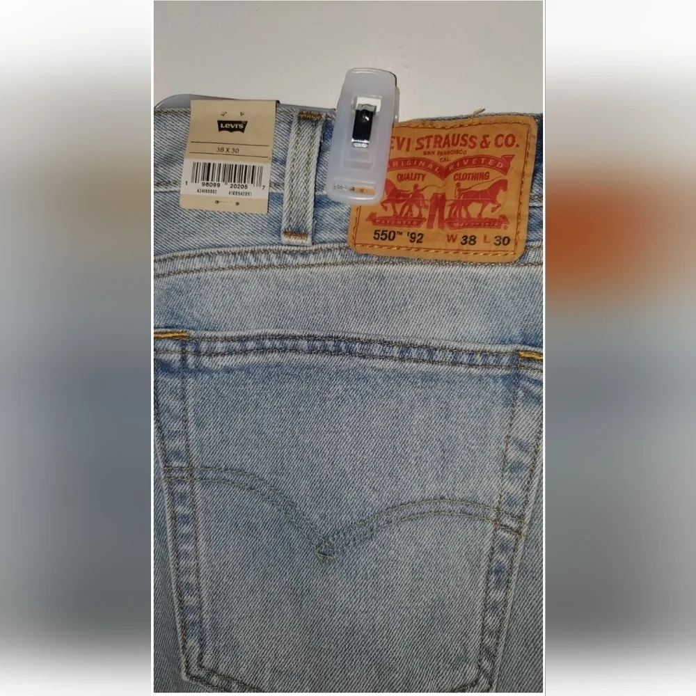NWT Levi’s 550 ’92 Men’s Relaxed Taper Fit Jeans Blue, Size 38x30
